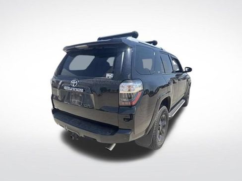 Used 2018 Toyota 4Runner SR5 Premium AWD/4WD image 5