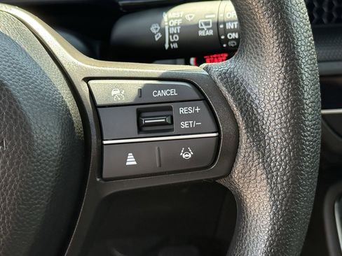 Used 2025 Honda CR-V LX image 17
