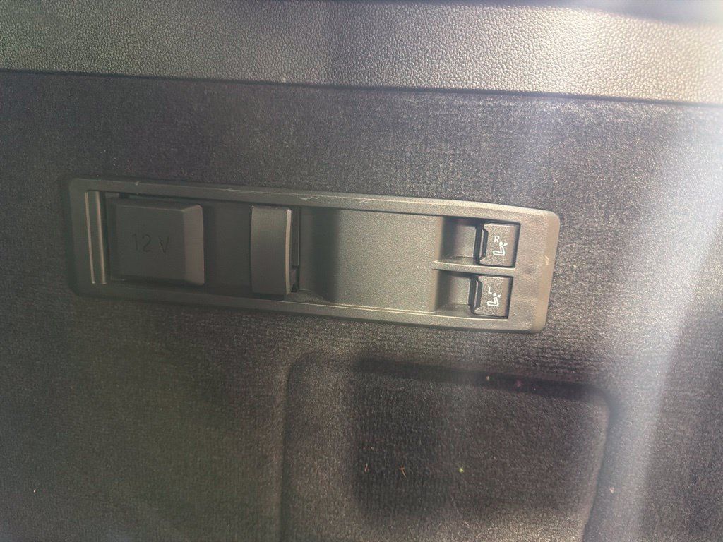 Used 2024 BMW iX xDrive50 AWD/4WD image 15