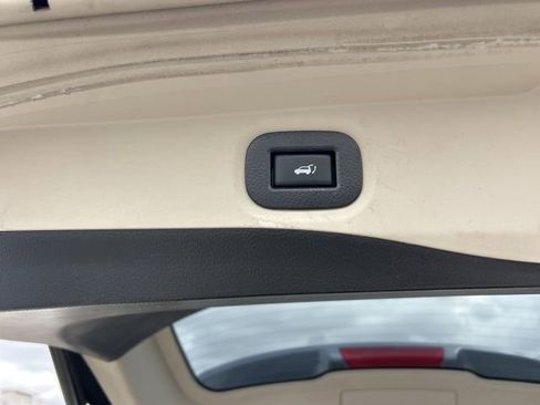 Used 2020 Nissan Rogue SV image 9