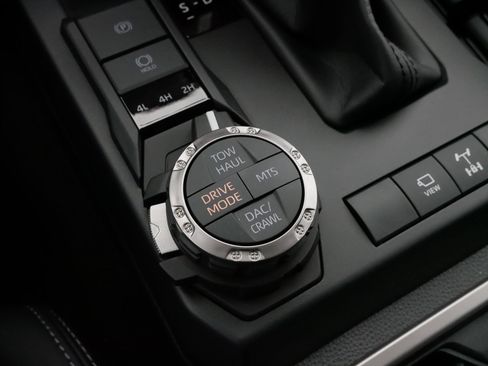 Certified 2025 Toyota 4Runner TRD Off-Road Premium image 27