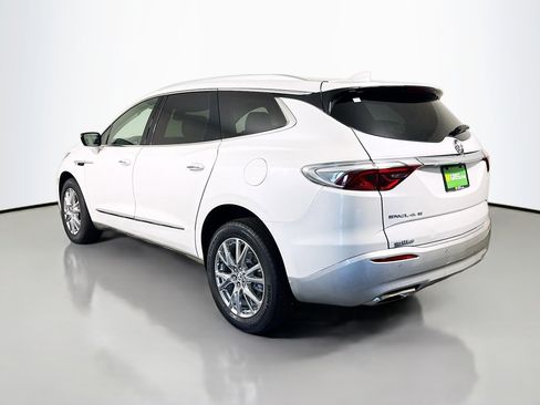 Used 2023 Buick Enclave Essence w/ Experience Buick Package FWD image 7