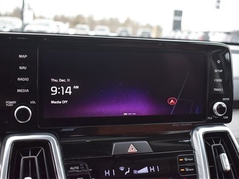 Certified 2022 Kia Sorento SX Prestige w/ Rust Color Package image 32