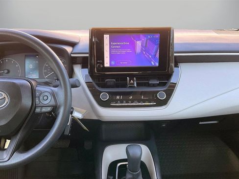 Used 2025 Toyota Corolla LE image 13