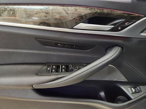 Used 2023 BMW 530i w/ Premium Package image 42