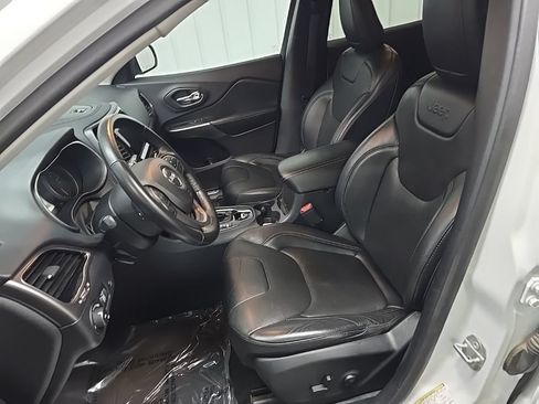 Used 2020 Jeep Cherokee Limited AWD/4WD image 29