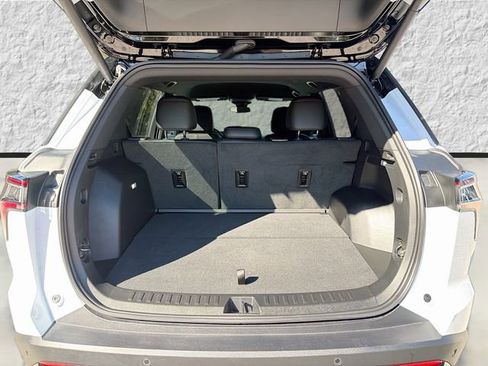 Used 2026 Chevrolet Equinox RS w/ Convenience Package III image 12