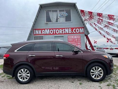 Used 2018 Kia Sorento FWD image 8