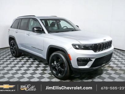 Used 2025 Jeep Grand Cherokee Limited w/ Black Appearance Package
