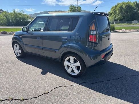 Used 2010 Kia Soul + w/ Denim Special Edition Pkg FWD image 4