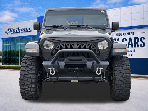 Used 2018 Jeep Wrangler Unlimited Sahara AWD/4WD image 6