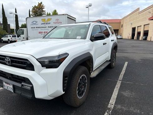 Used 2025 Toyota 4Runner SR5 AWD/4WD image 24