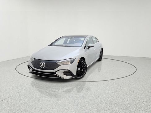 Used 2025 Mercedes-Benz EQE 500 4MATIC Sedan image 2