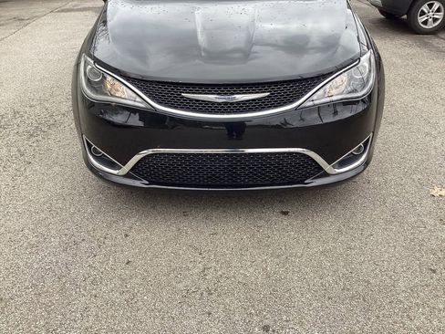 Used 2018 Chrysler Pacifica Touring Plus w/ Tire & Wheel Group image 20