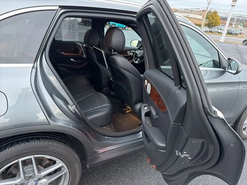 Used 2017 Mercedes-Benz GLC 300 4MATIC image 21
