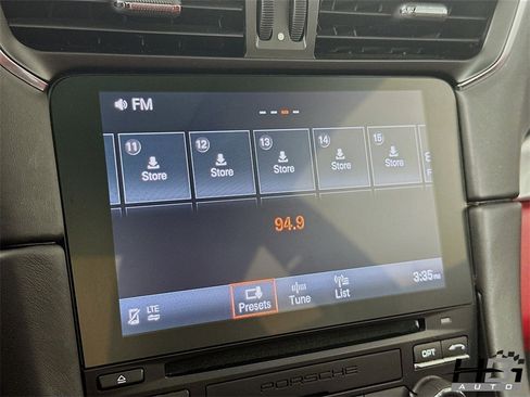 Used 2018 Porsche 911 Carrera 4S image 12