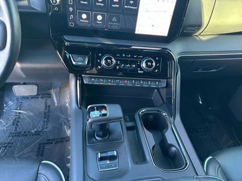 Used 2024 GMC Sierra 1500 AT4X image 27