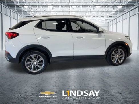 Used 2022 Buick Encore GX Essence w/ Experience Buick Package image 2