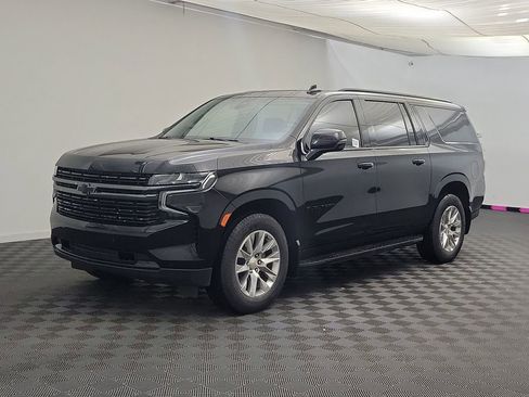 Used 2022 Chevrolet Suburban RST image 1