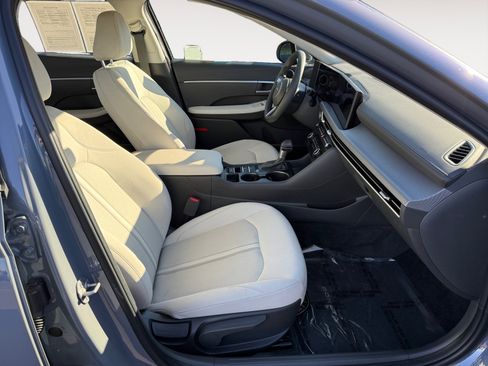 Certified 2025 Hyundai Sonata SE image 19