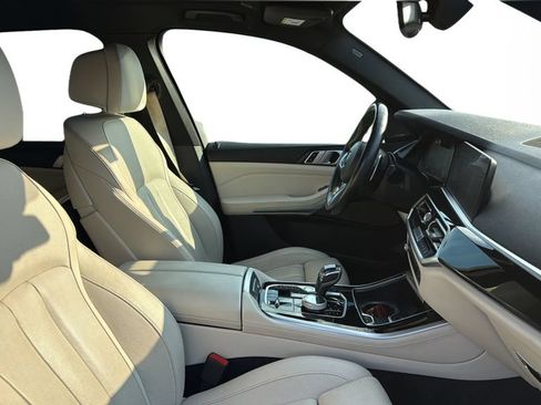 Used 2019 BMW X5 xDrive50i AWD/4WD image 12