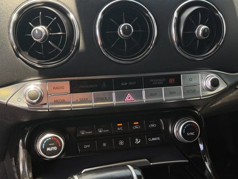 Used 2019 Kia Stinger GT1 AWD/4WD image 23