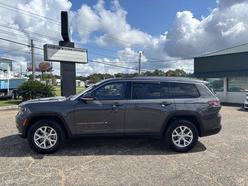 Used 2022 Jeep Grand Cherokee L Limited w/ Luxury Tech Group II AWD/4WD image 2