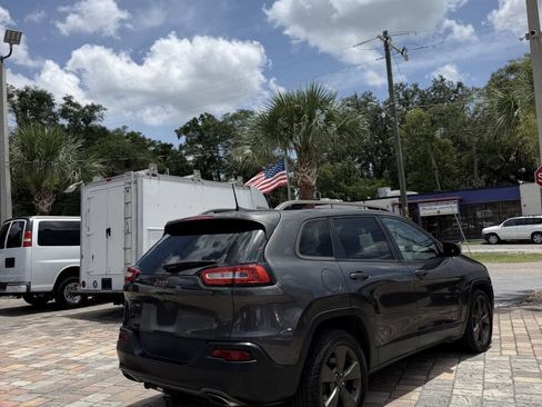 Used 2017 Jeep Cherokee 75th Anniversary FWD image 5