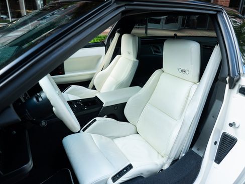 Used 1988 Chevrolet Corvette Coupe image 17