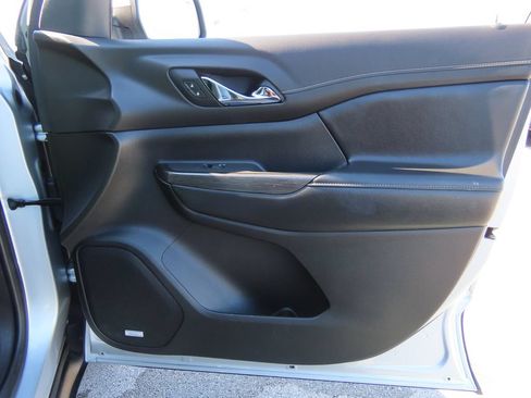 Used 2019 GMC Acadia SLT AWD/4WD image 37
