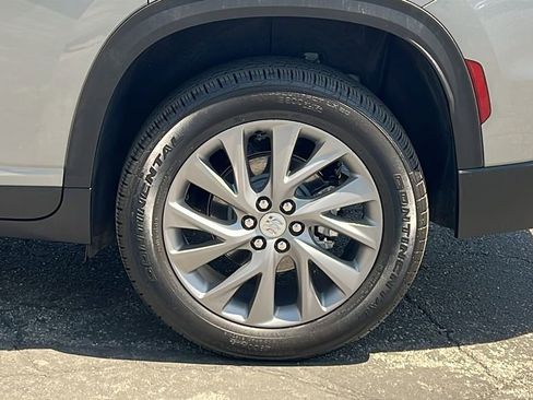 Used 2026 Buick Enclave Preferred w/ LPO, Floor Liner Package FWD image 6