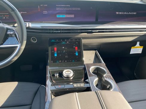 Used 2026 Cadillac Escalade ESV Sport w/ LPO, ONYX Package image 17