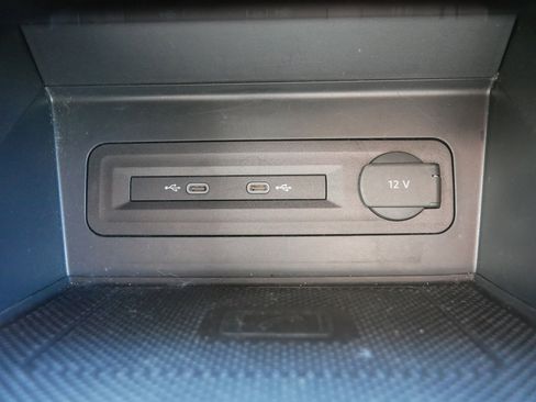 Used 2023 Volkswagen Atlas SE w/ Black Wheel Package image 33