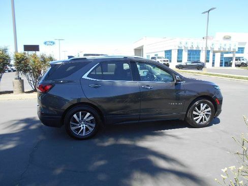 Used 2022 Chevrolet Equinox Premier AWD/4WD image 4