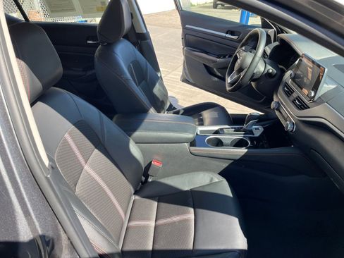 Used 2025 Nissan Altima 2.5 SR image 30