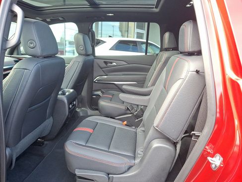 Used 2024 Chevrolet Traverse RS image 11