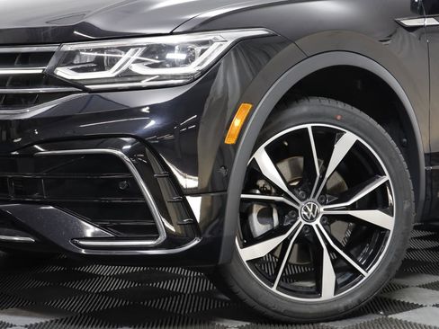 Used 2023 Volkswagen Tiguan SEL R-Line image 3