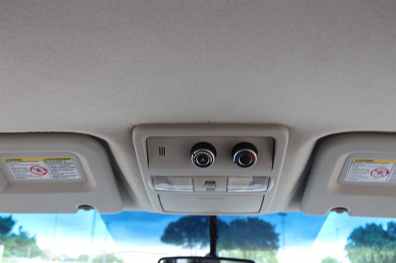 Used 2015 Nissan NV 3500 SL w/ Technology Package RWD image 25