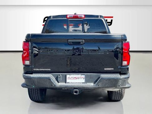 Used 2025 Chevrolet Colorado Z71 w/ Technology Package AWD/4WD image 6