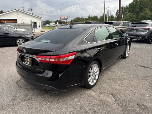 Used 2014 Toyota Avalon Limited w/ Technology Package FWD image 5