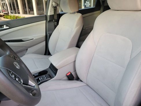 Used 2019 Hyundai Tucson SE image 16