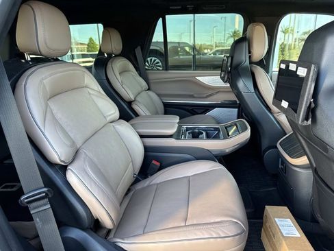 New 2025 Lincoln Navigator Black Label image 21