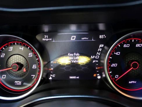 Used 2018 Dodge Charger SXT image 25