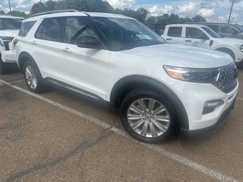 Used 2022 Ford Explorer Limited w/ Limited Technology Package RWD image 1