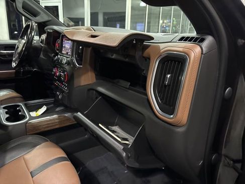 Used 2019 Chevrolet Silverado 1500 High Country w/ Z71 Off-Road Package AWD/4WD image 37