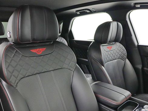 Certified 2017 Bentley Bentayga image 37