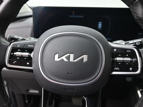 Used 2025 Kia Carnival SX w/ SX Dark Edition Package FWD image 20