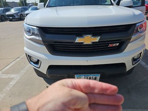 Used 2017 Chevrolet Colorado Z71 AWD/4WD image 12