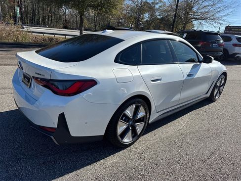 Used 2023 BMW i4 eDrive35 w/ Premium Package image 7