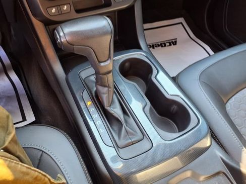 Used 2021 Chevrolet Colorado Z71 AWD/4WD image 24
